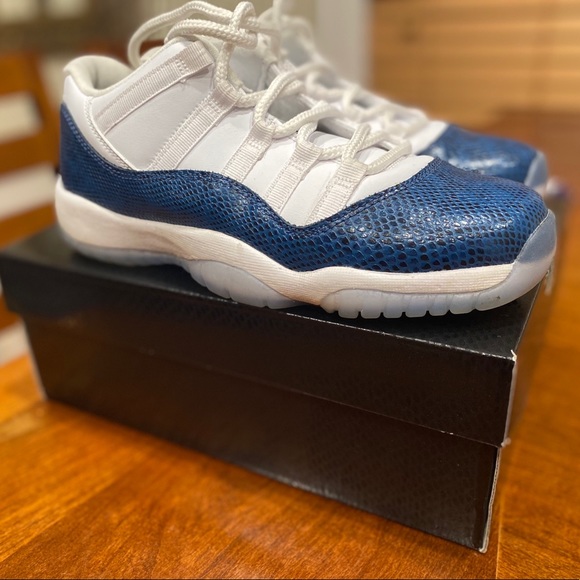Jordan Retro 11 Snakeskin (White/Black Navy)